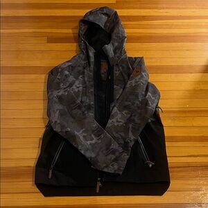 Obermeyer Men's Gray Camouflage Jacket